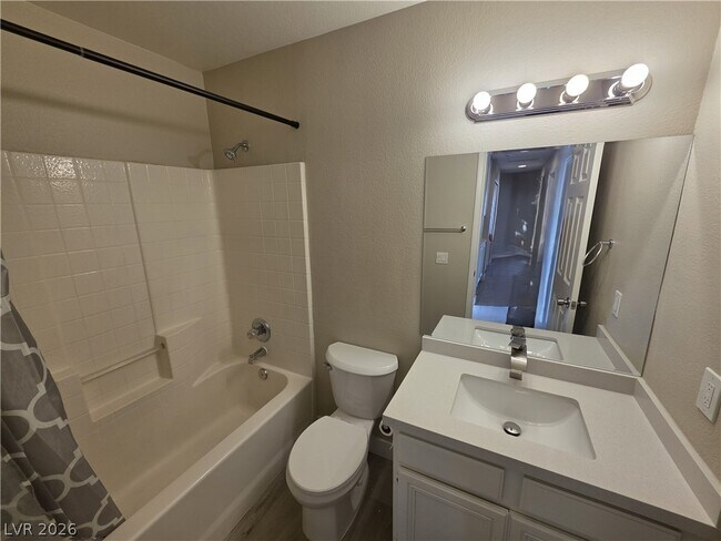 Building Photo - 626 Palmwood Ln