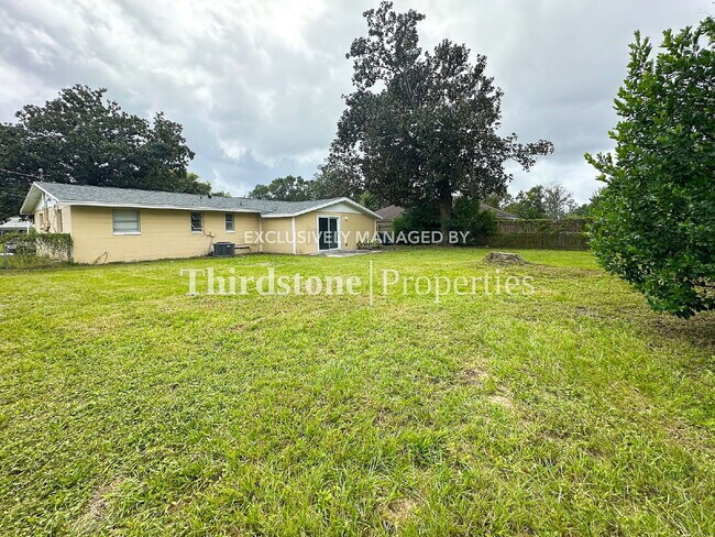 Building Photo - 455 W Clermont Dr