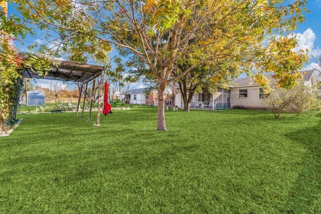 Building Photo - 8406 Stillwood Ln