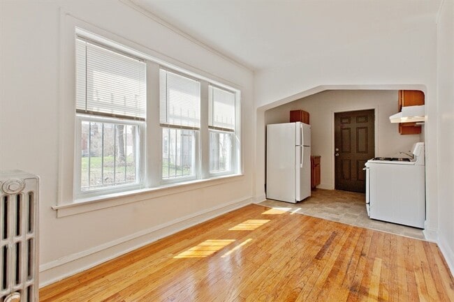 Building Photo - 11932 S Stewart Ave Chicago, IL 60628