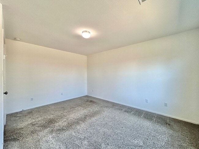 Building Photo - Move-In Ready 3-Bed, 2-Bath Home in Jarell