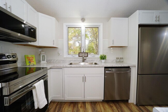 Building Photo - 42 Woodfield St