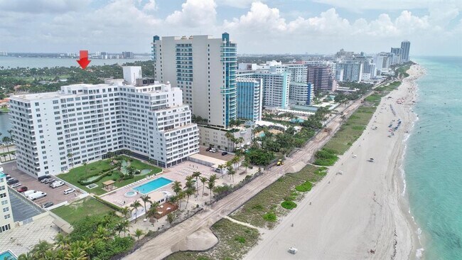 Building Photo - 5005 Collins Ave