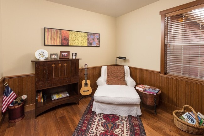 Building Photo - Charming Westside 2 Bed + Office | Trails, River Access & Minutes to Old Mill