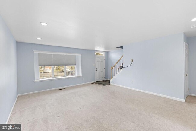 Building Photo - 219 Liberty Dr