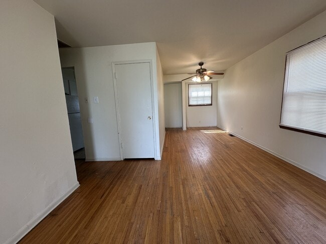 Building Photo - 400 Lancashire Rd