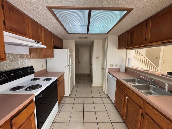 Building Photo - 13308 Saddlebrook Trail