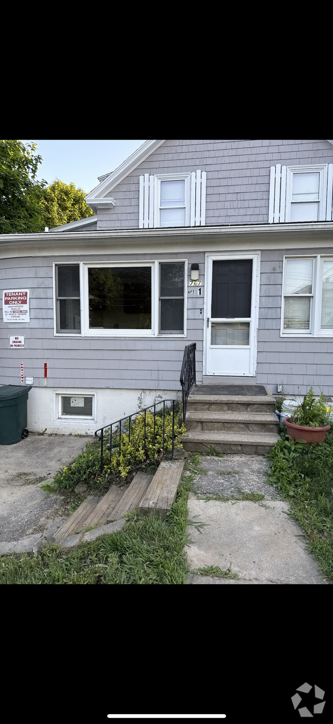 Building Photo - 767 Lisbon St
