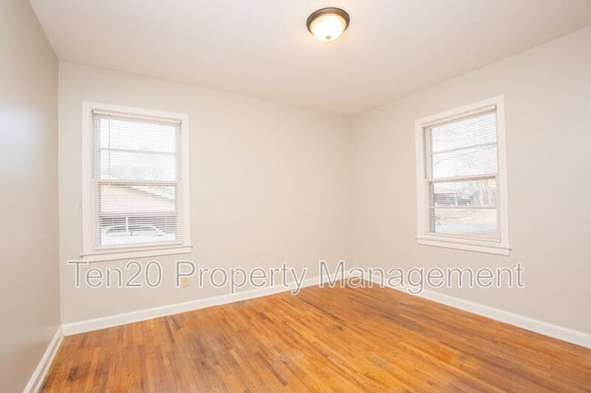 Building Photo - 4264 Yates Dr