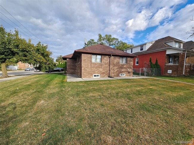 Building Photo - 13137 Ruby St