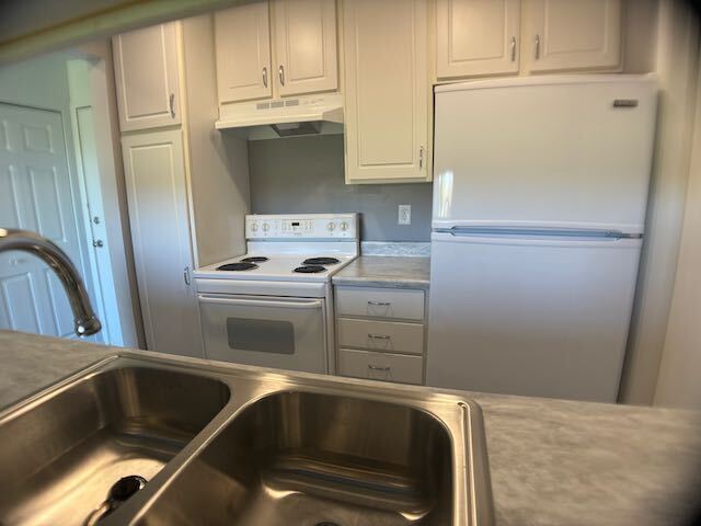 Building Photo - Second Floor Condo in Far North Peoria