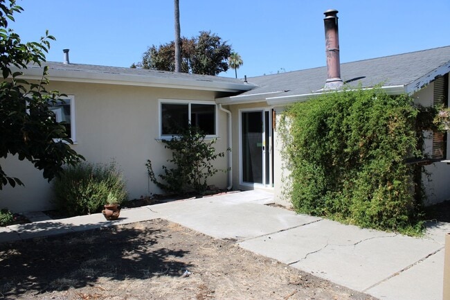 Building Photo - Charming 3 Bed 2 Bath House for lease.