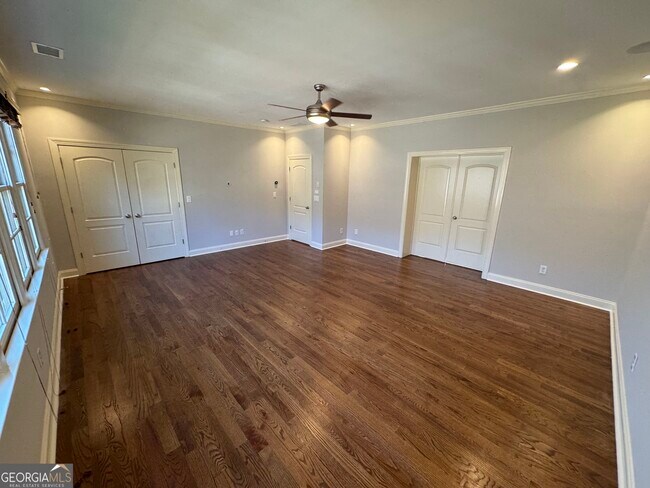 Building Photo - 1092 McLynn Ave NE