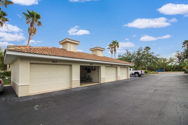 Building Photo - 8103 L Pavia Blvd