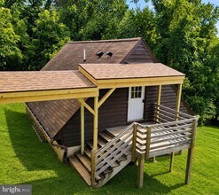 Building Photo - 12 Stecher Ct