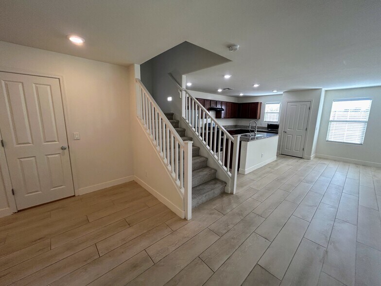 Building Photo - 2964 S Washington St