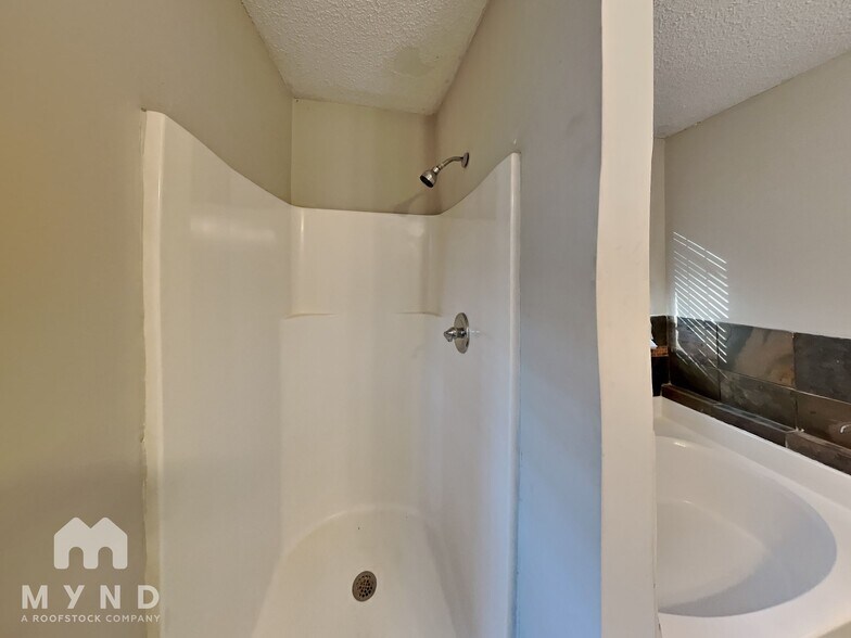 Building Photo - 632 Kilkenny Cir