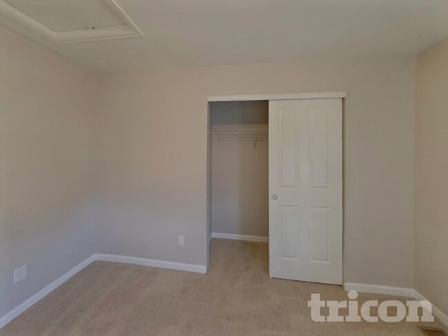 Building Photo - 7360 Blue Water Dr