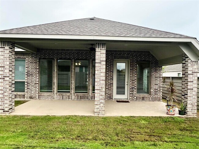 Building Photo - 5103 Walnut Grv Ln