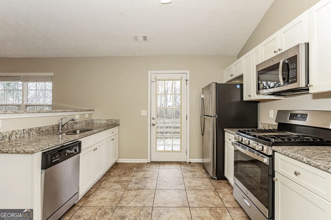 Building Photo - 1345 Kent Manor