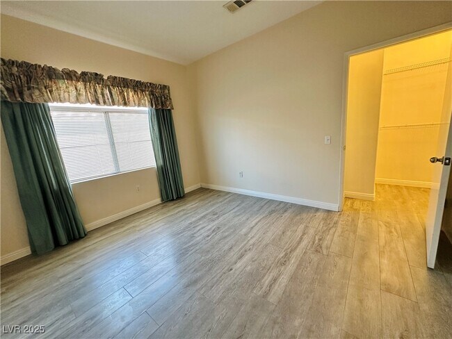 Building Photo - 5415 W Harmon Ave