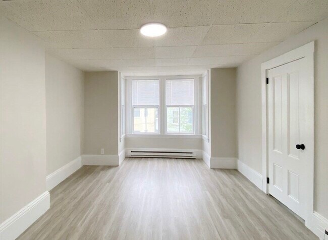 Building Photo - 124 Trenton St