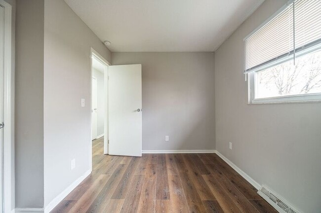 Building Photo - 883 Akola Ave