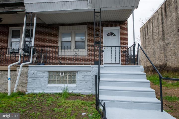 Building Photo - 2061 Wilmot St