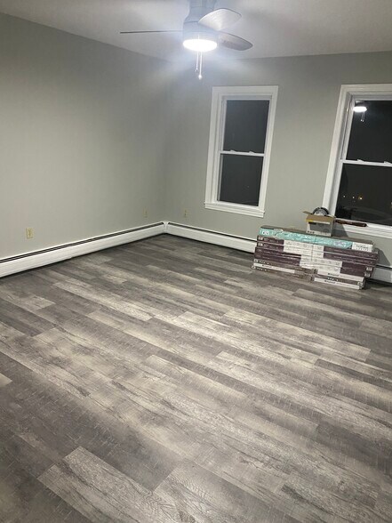 Building Photo - 31 Blossom St