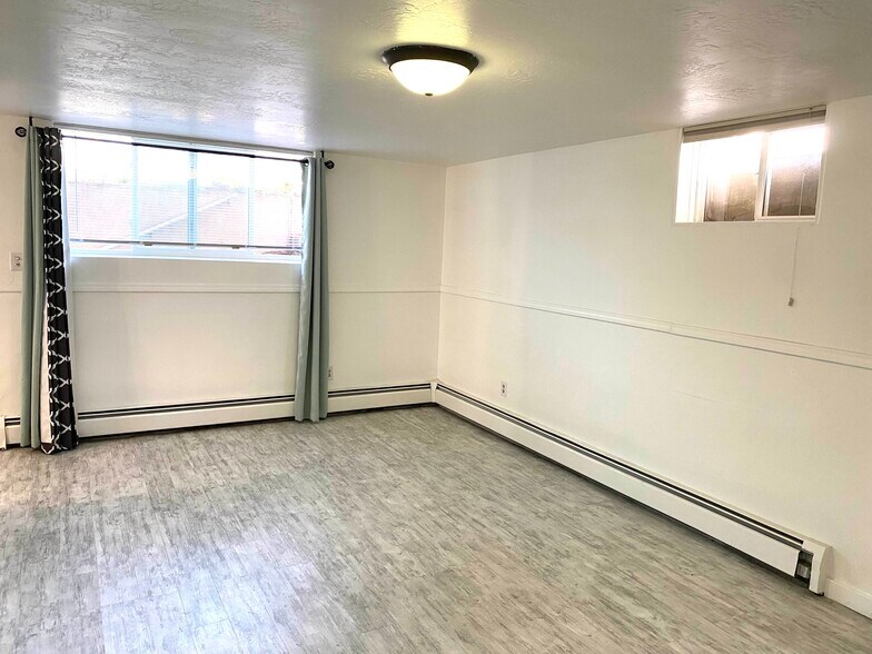 Family Room - 1466 S 280 E