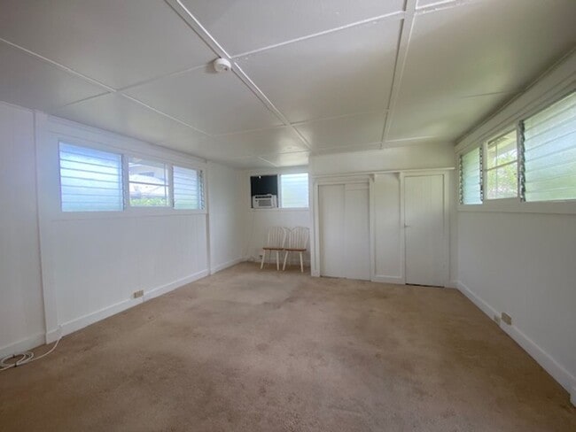 Building Photo - 611 Halela St