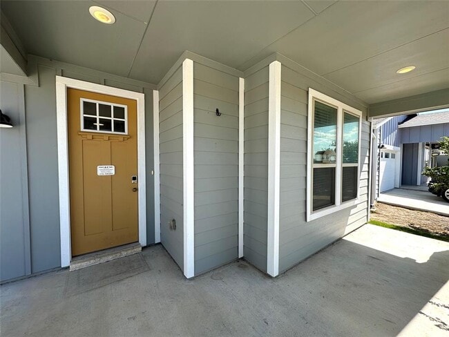 Building Photo - 8404 Skytex St
