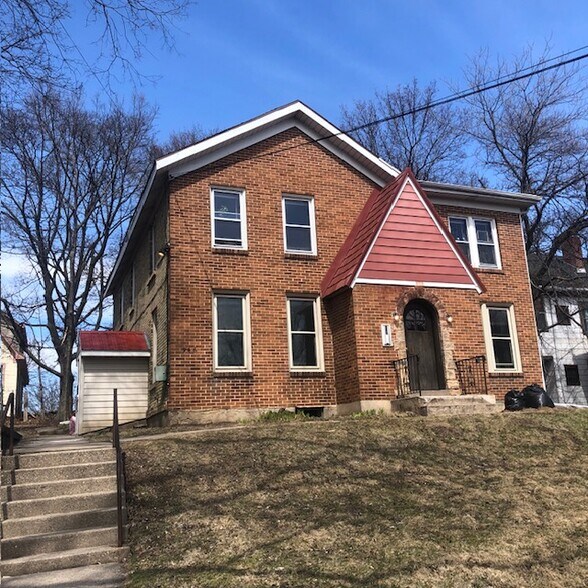 Building Photo - 946 E Johnson St