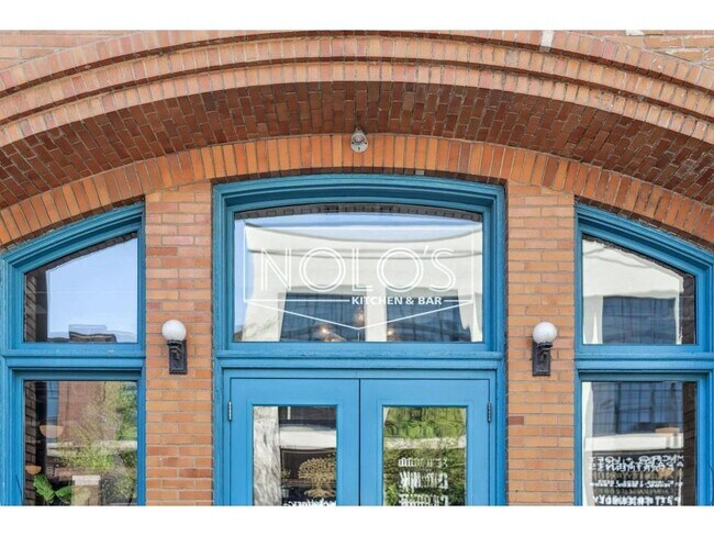 Building Photo - 700 N Washington Ave