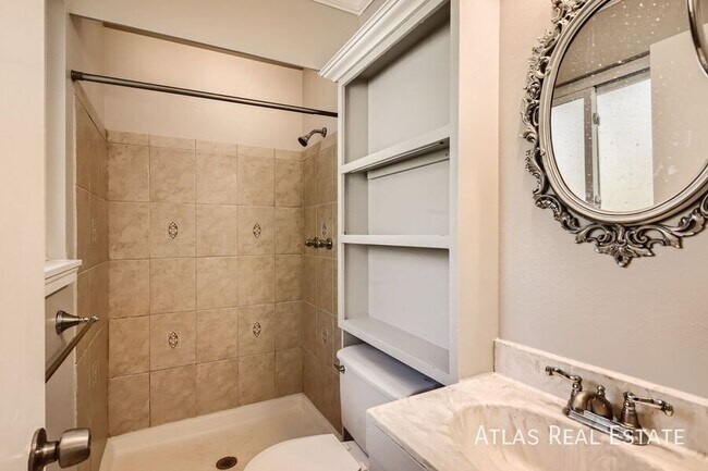 Building Photo - 538 Raemar Cir
