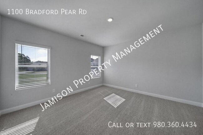 Building Photo - 1100 Bradford Pear Rd