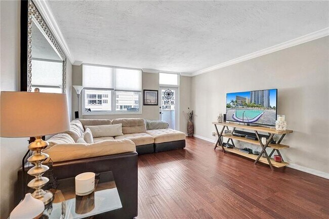 Building Photo - 4250 Galt Ocean Dr