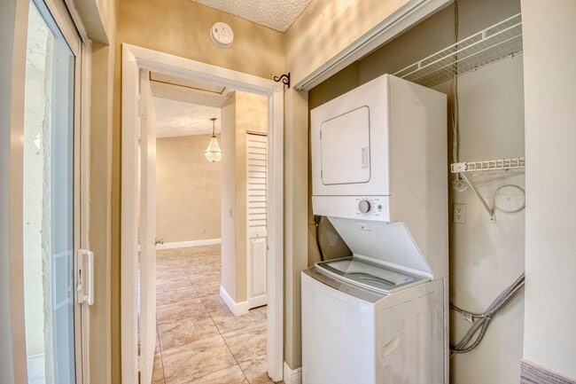 Building Photo - 9109 SW 21st St