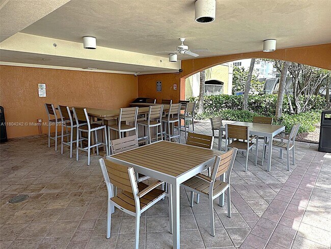 Building Photo - 2080 S Ocean Dr