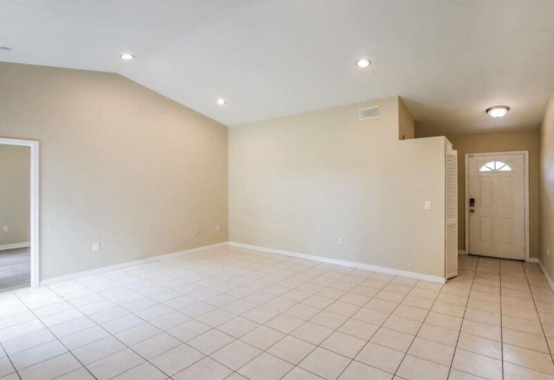 Building Photo - 211 NW 187th Ave