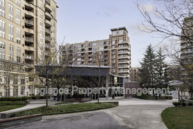 Building Photo - 3600 S Glebe Rd