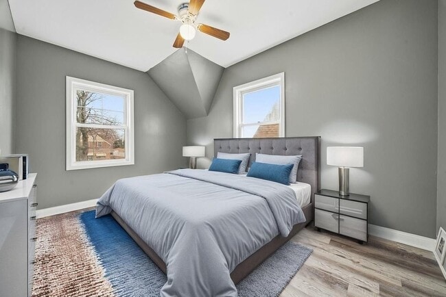 Building Photo - 8824 S Wabash Ave