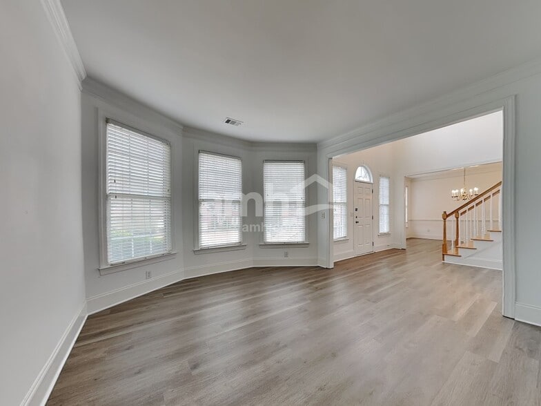 Building Photo - 1335 Killian Shoals Way SW