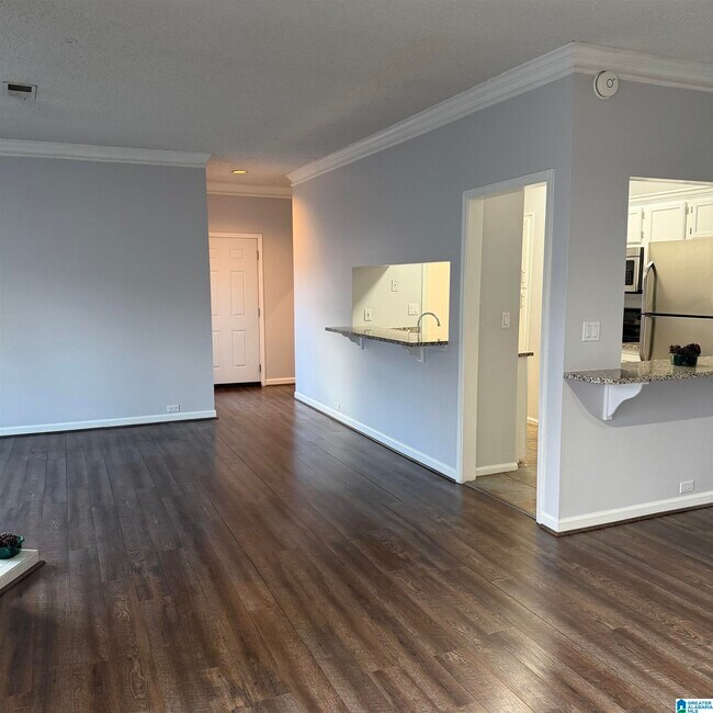 Building Photo - 1932 Waterford Pl