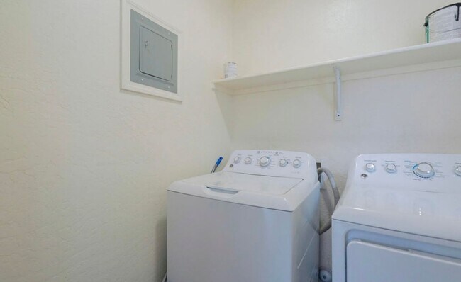 Building Photo - Remodeled 3 bed 2 bath home in Coolidge!
