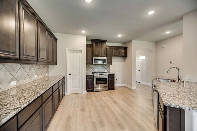 Building Photo - Checkout This 4 bed 2.5 bath 2827 sqft - Paloma Creek Beauty!!!