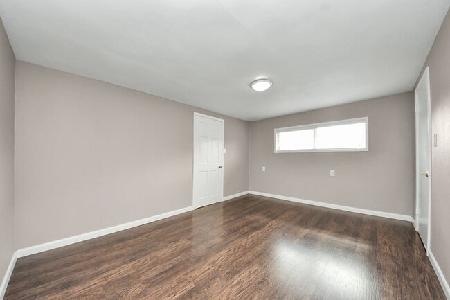 Building Photo - 5747 Turtle Creek Rd