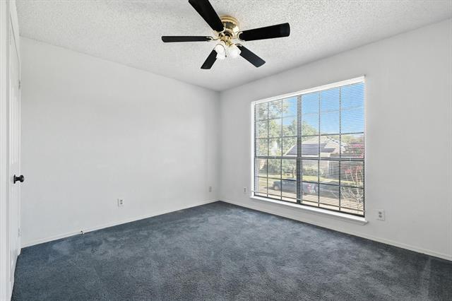 Building Photo - 990 Acorn Dr