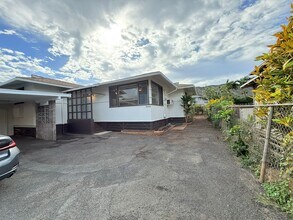 Building Photo - Newly Renovated 3-Bedroom, 1-Bathroom Sing...