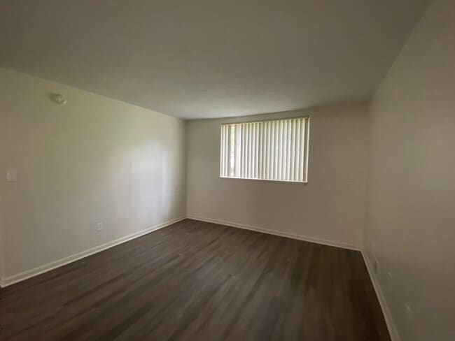 Building Photo - 1543 Hubbard Rd